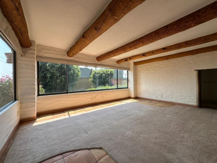 Tu nuevo hogar con encanto único en Vistas del Valle