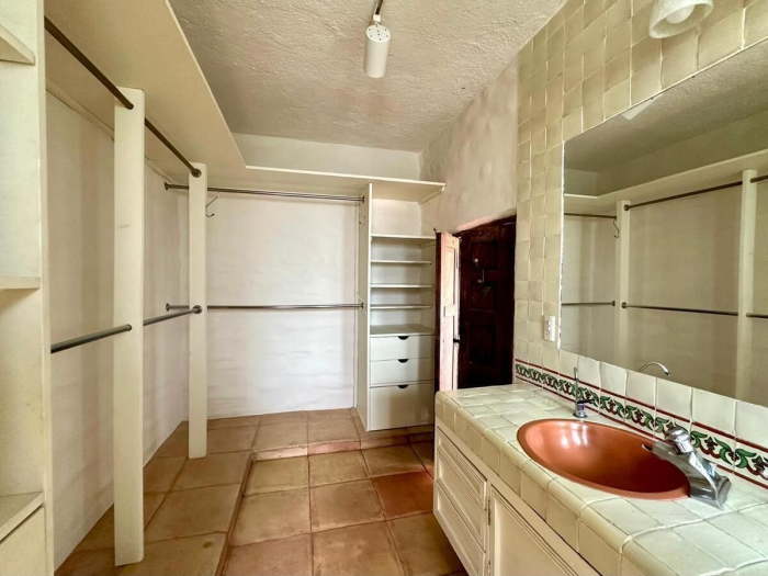 Tu nuevo hogar con encanto único en Vistas del Valle