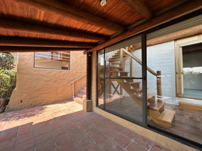 Tu nuevo hogar con encanto único en Vistas del Valle
