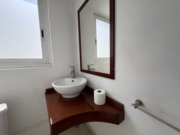 Casa en venta en Lomas del Huizachal, entre la Herradura y Conscripto