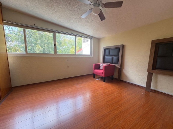 Casa en venta en Lomas del Huizachal, entre la Herradura y Conscripto