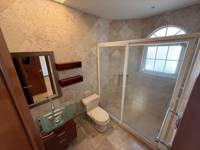 Venta de casa en conjunto de casitas en valle de las Palmas Interlomas