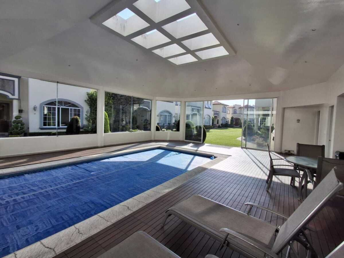Venta de casa en conjunto de casitas en valle de las Palmas Interlomas