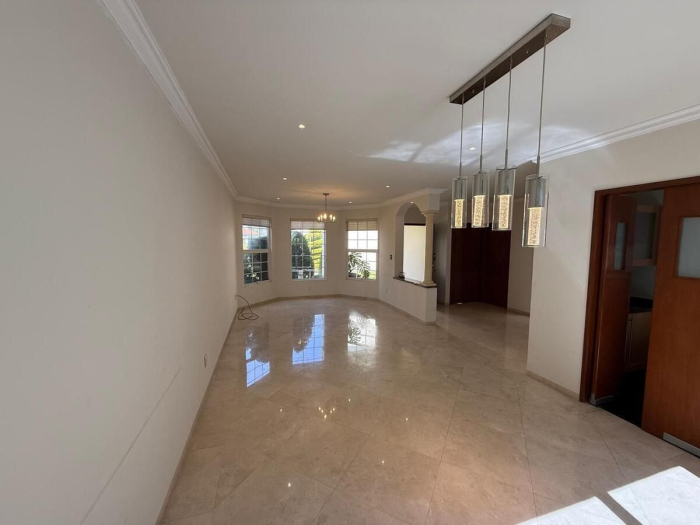 Venta de casa en conjunto de casitas en valle de las Palmas Interlomas