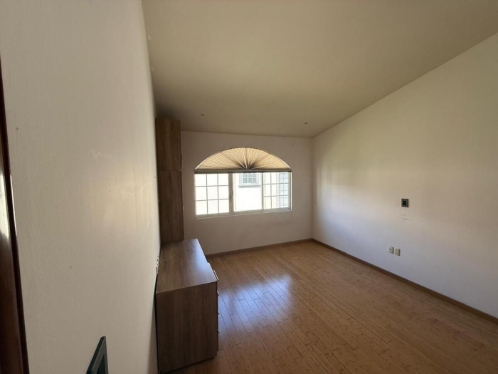 Venta de casa en conjunto de casitas en valle de las Palmas Interlomas