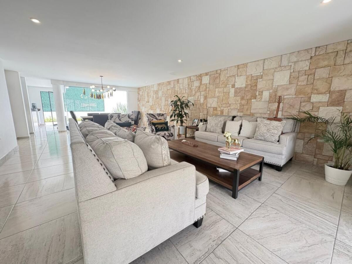 Casa en venta en Bosque real, calle privada con vigilancia