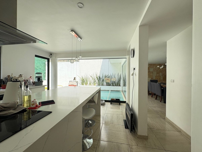 Casa en venta en Bosque real, calle privada con vigilancia