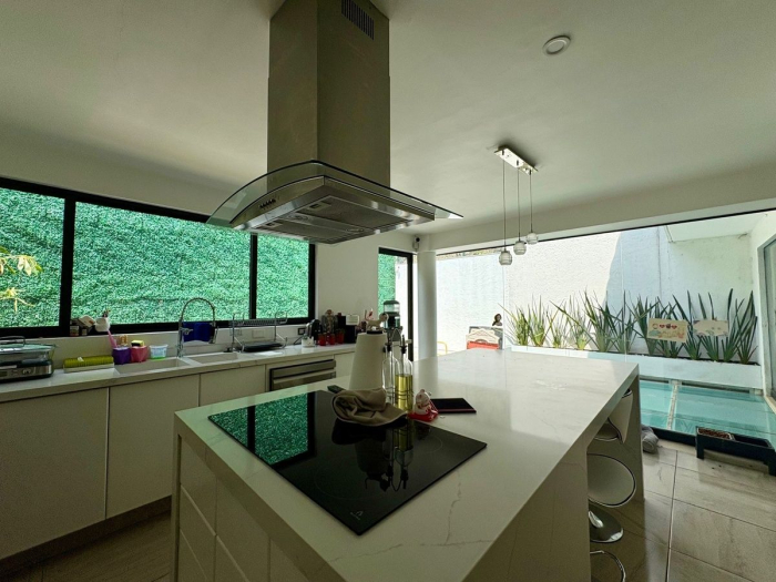 Casa en venta en Bosque real, calle privada con vigilancia