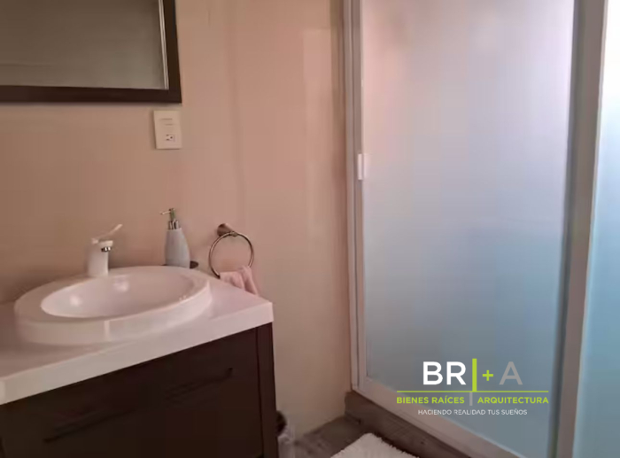 HERMOSA CASA CON ACCESO AL RIO