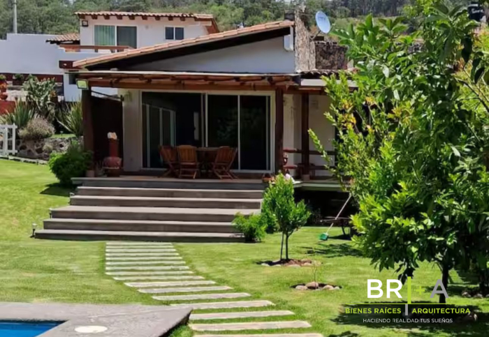 HERMOSA CASA CON ACCESO AL RIO