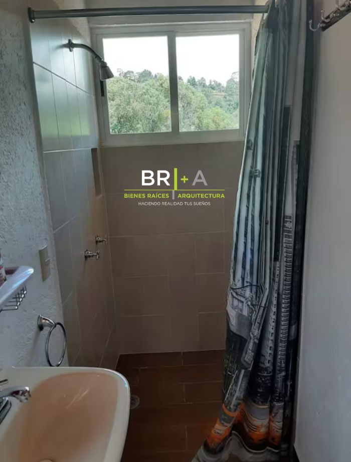 HERMOSA CASA CON ACCESO AL RIO