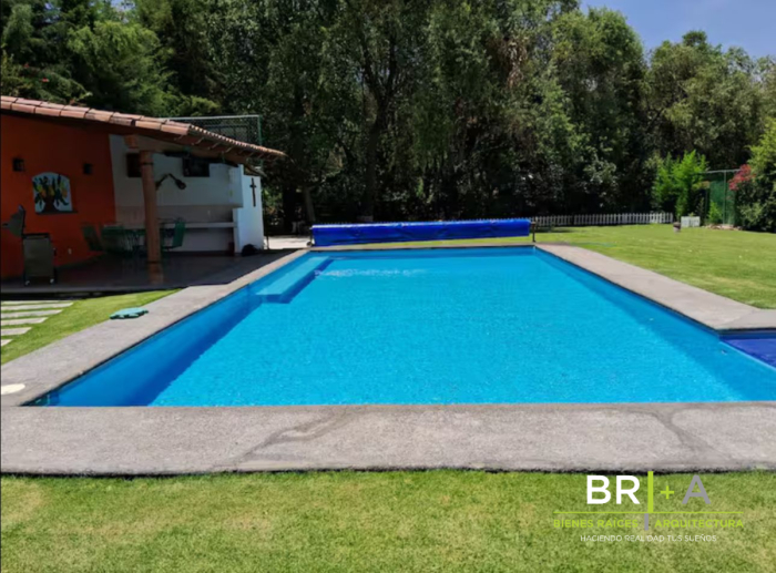 HERMOSA CASA CON ACCESO AL RIO