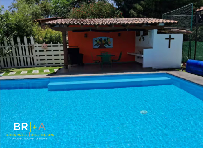 HERMOSA CASA CON ACCESO AL RIO