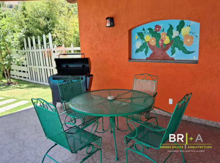 HERMOSA CASA CON ACCESO AL RIO