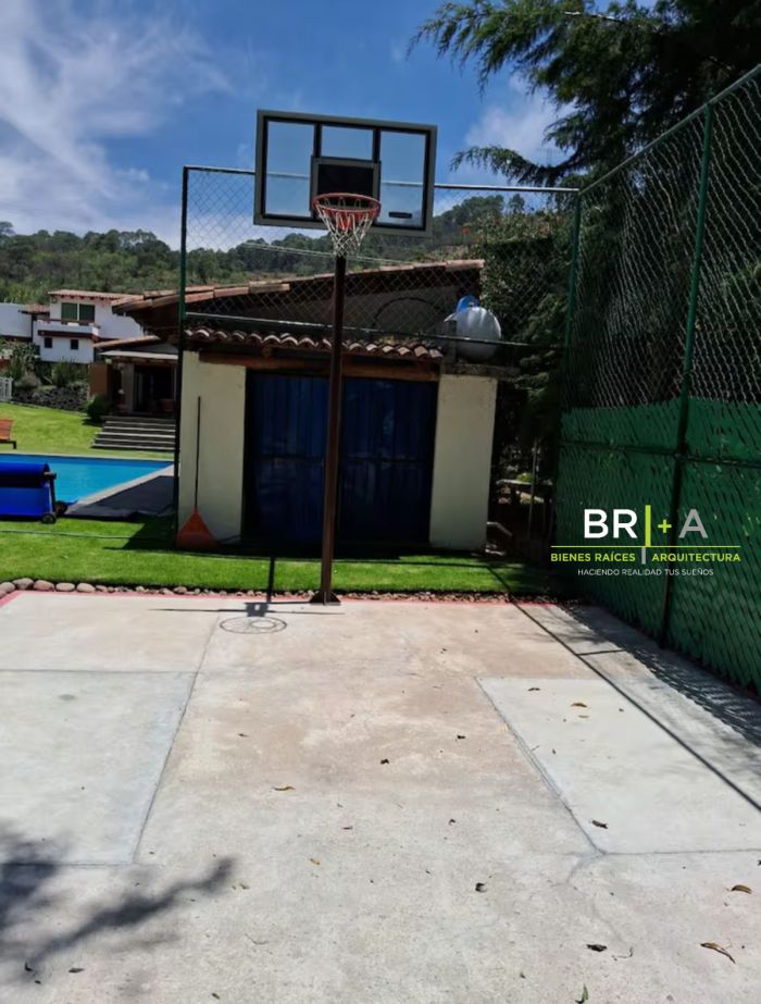 HERMOSA CASA CON ACCESO AL RIO