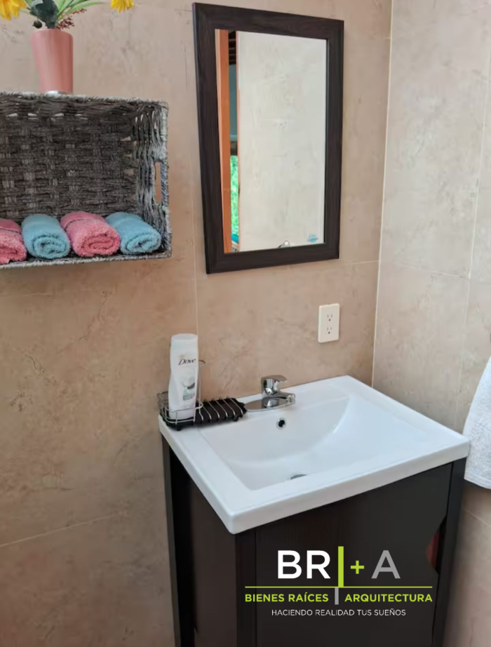 HERMOSA CASA CON ACCESO AL RIO