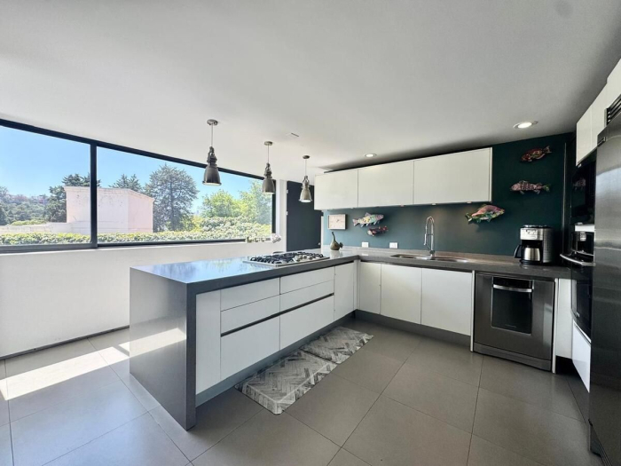 Magnifica casa en venta - Lomas Hipódromo