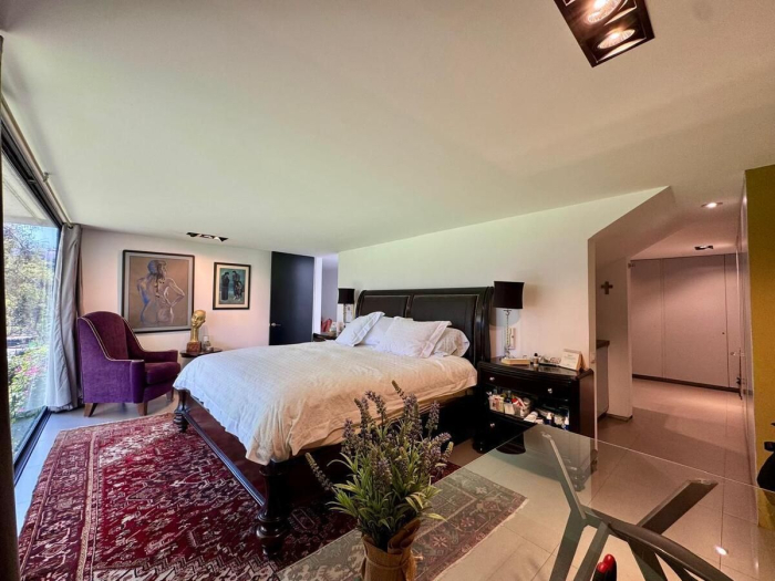Magnifica casa en venta - Lomas Hipódromo