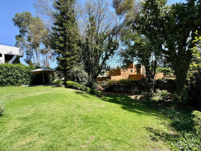 Magnifica casa en venta - Lomas Hipódromo
