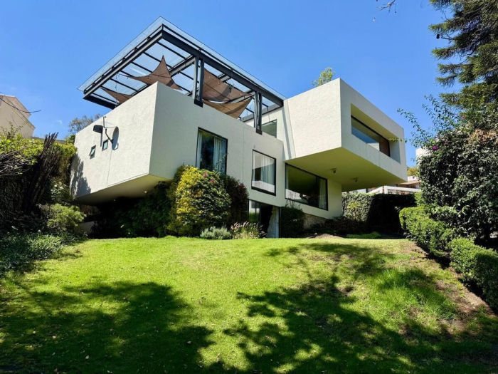 Magnifica casa en venta - Lomas Hipódromo