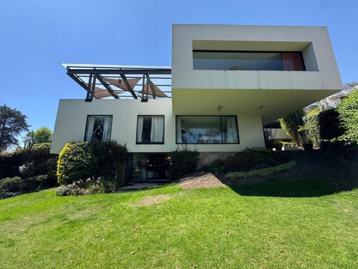 Magnifica casa en venta - Lomas Hipódromo