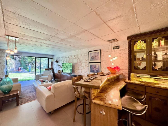 Magnifica casa en venta - Lomas Hipódromo