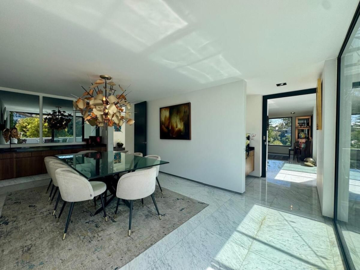 Magnifica casa en venta - Lomas Hipódromo