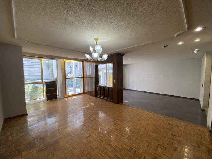 Casa en Venta. Satelite. Seguridad y amplios espacios.