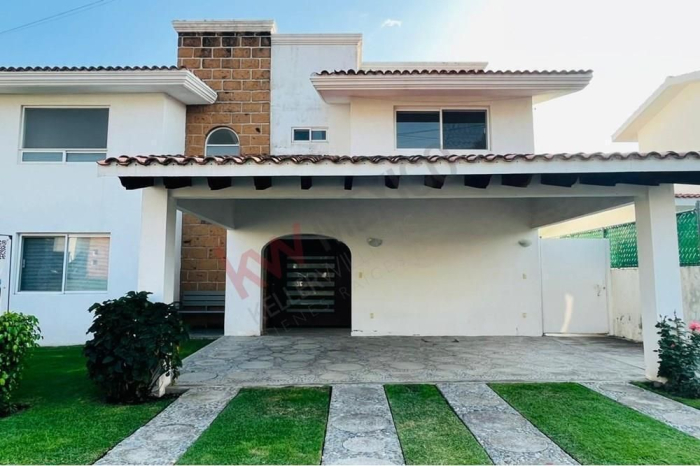 CASA AMPLIA Y LUMINOSA CON BOVEDA CATALANA EN VENTA EN LOMAS DE COCOYOC