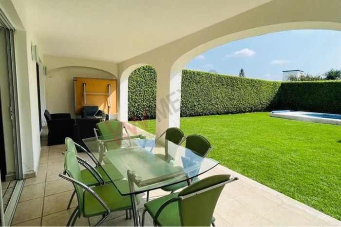 CASA AMPLIA Y LUMINOSA CON BOVEDA CATALANA EN VENTA EN LOMAS DE COCOYOC