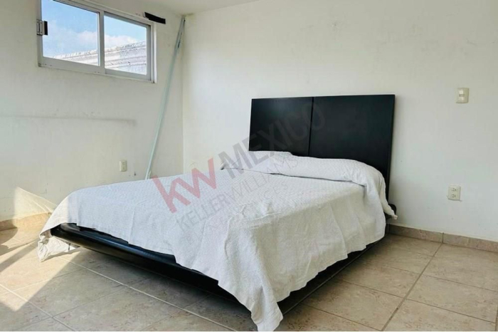 CASA AMPLIA Y LUMINOSA CON BOVEDA CATALANA EN VENTA EN LOMAS DE COCOYOC