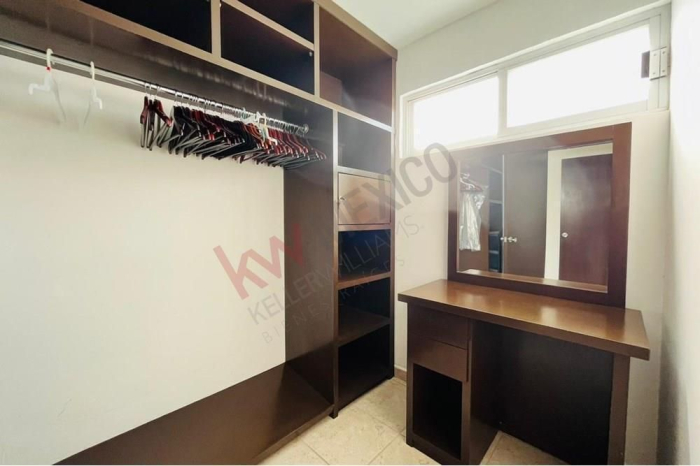 CASA AMPLIA Y LUMINOSA CON BOVEDA CATALANA EN VENTA EN LOMAS DE COCOYOC
