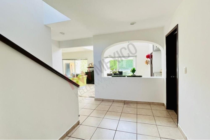 CASA AMPLIA Y LUMINOSA CON BOVEDA CATALANA EN VENTA EN LOMAS DE COCOYOC