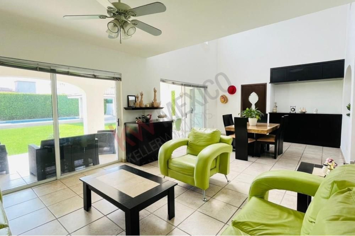 CASA AMPLIA Y LUMINOSA CON BOVEDA CATALANA EN VENTA EN LOMAS DE COCOYOC