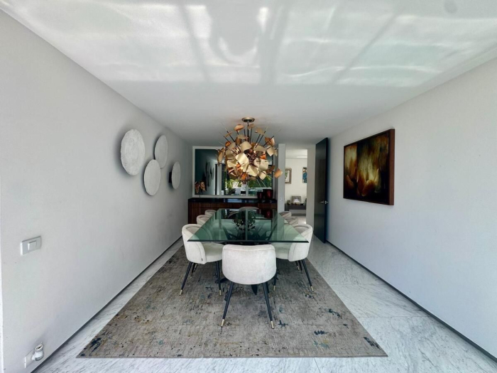 Exclusiva Casa en Venta en Lomas Hipódromo
