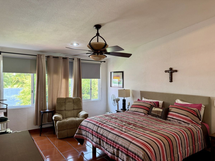 CASA EN VENTA LOMAS DE COCOYOC Doble Terreno fusionado