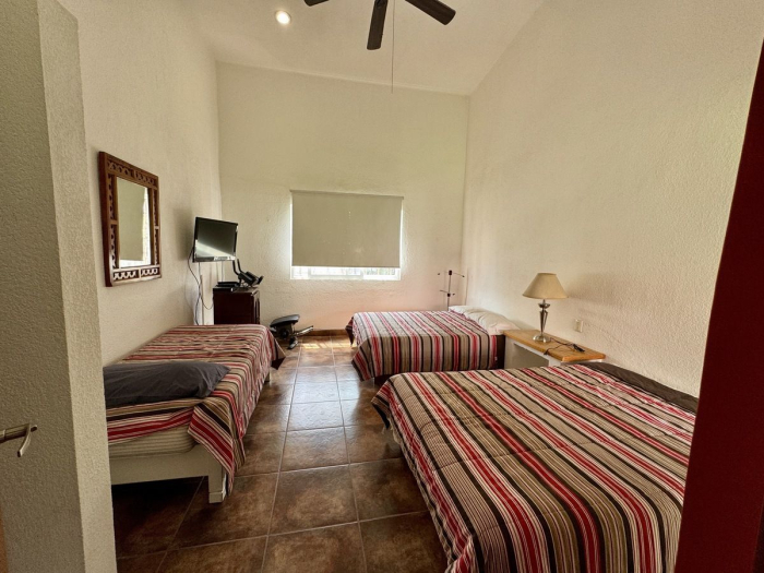 CASA EN VENTA LOMAS DE COCOYOC Doble Terreno fusionado