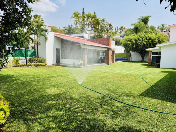 CASA EN VENTA LOMAS DE COCOYOC Doble Terreno fusionado