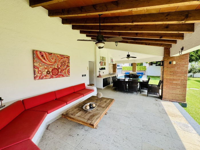 CASA EN VENTA LOMAS DE COCOYOC Doble Terreno fusionado