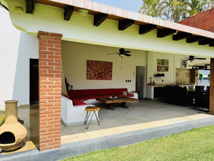 CASA EN VENTA LOMAS DE COCOYOC Doble Terreno fusionado