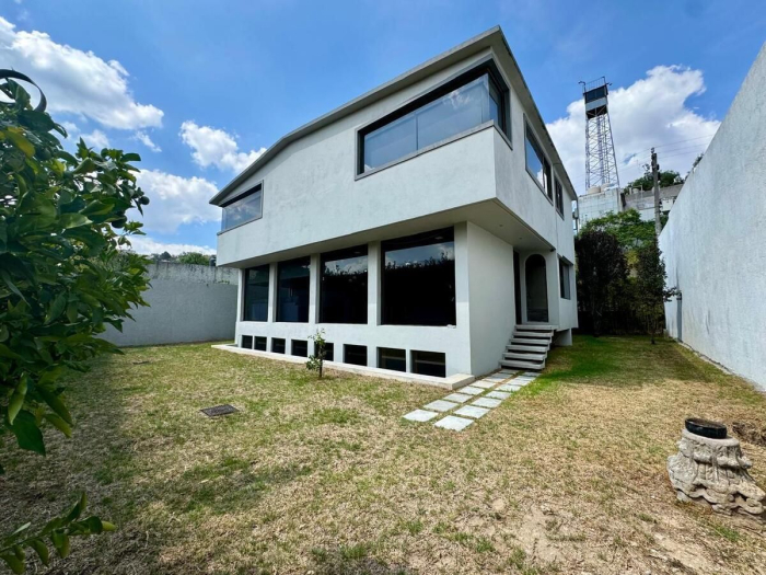Magnifica casa en venta recién remodelada - Vista del Valle