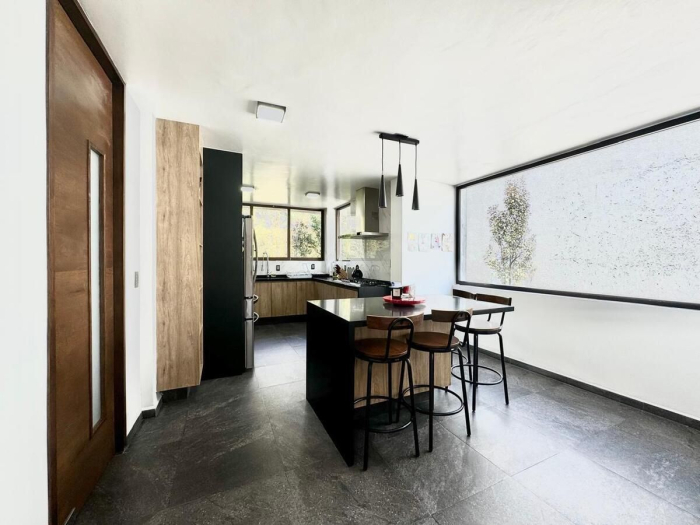 Magnifica casa en venta recién remodelada - Vista del Valle