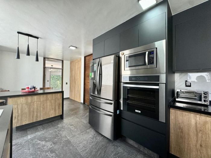 Magnifica casa en venta recién remodelada - Vista del Valle