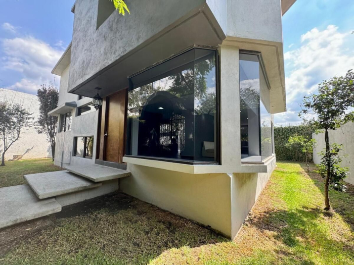 Magnifica casa en venta recién remodelada - Vista del Valle