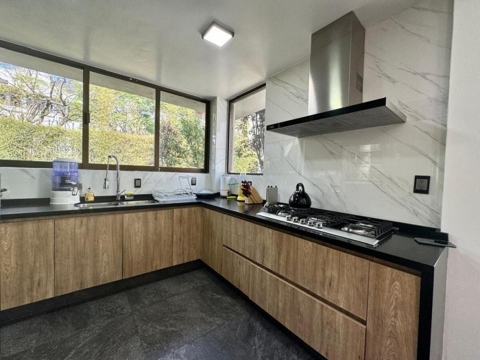 Magnifica casa en venta recién remodelada - Vista del Valle
