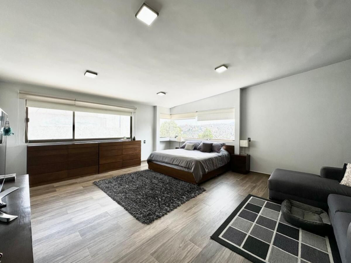 Magnifica casa en venta recién remodelada - Vista del Valle
