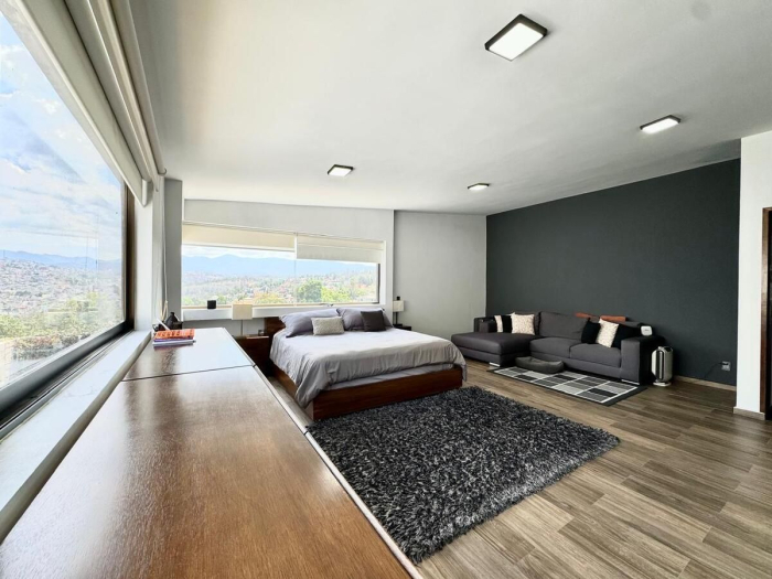 Magnifica casa en venta recién remodelada - Vista del Valle