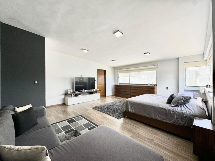 Magnifica casa en venta recién remodelada - Vista del Valle