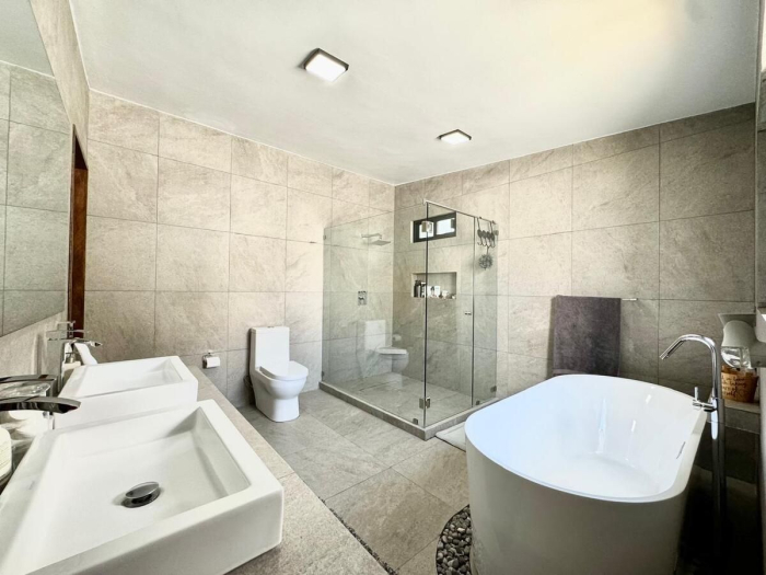 Magnifica casa en venta recién remodelada - Vista del Valle