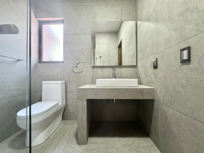Magnifica casa en venta recién remodelada - Vista del Valle